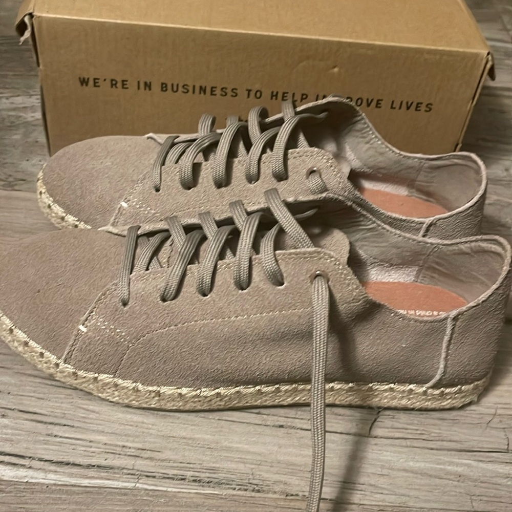 Toms shoes